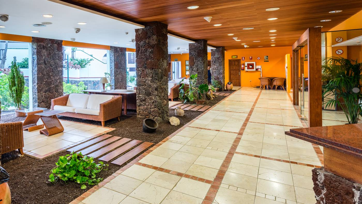 BLUESEA-Callao-Garden-Lobby-26