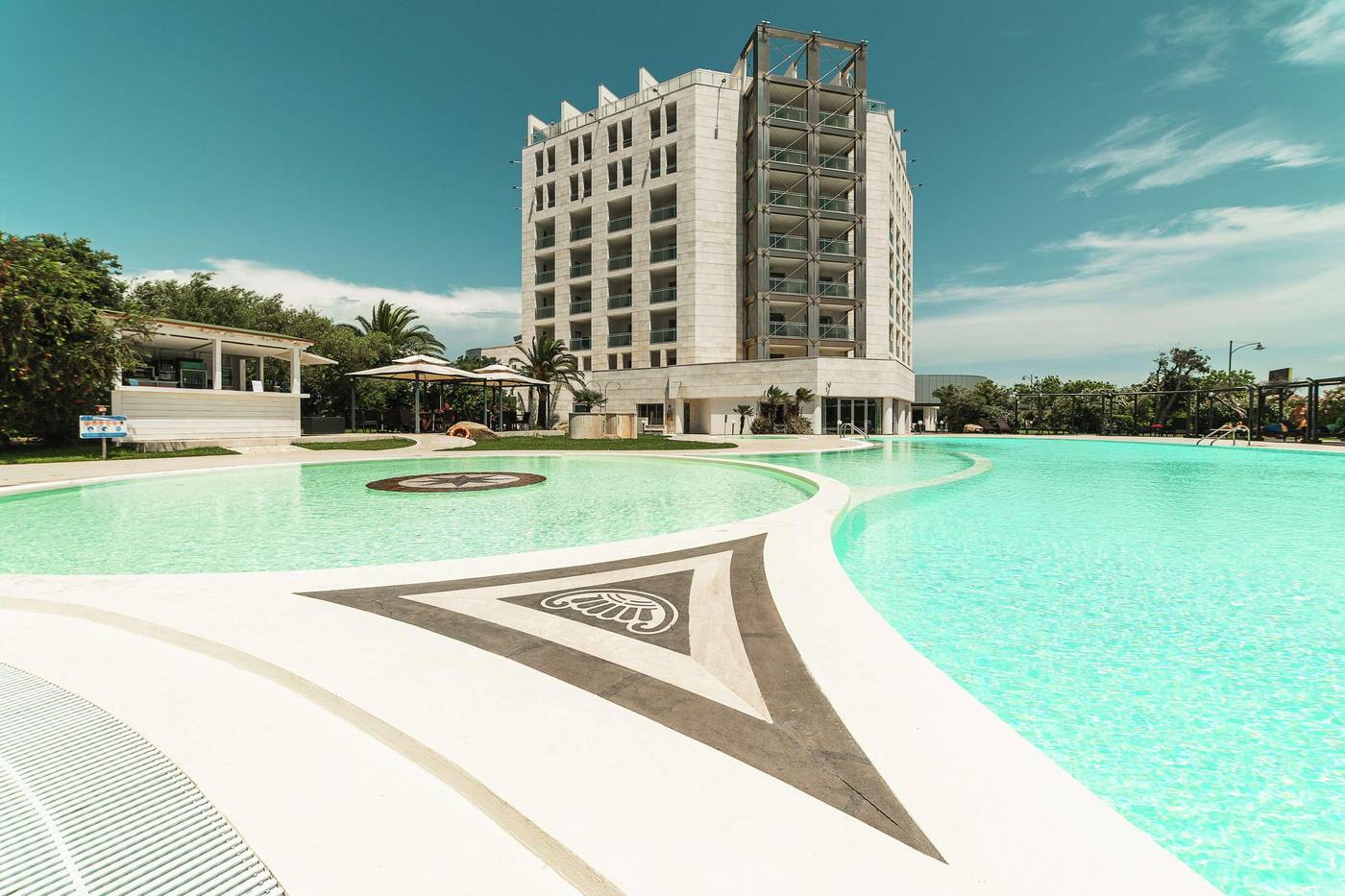 Double-Tree-by-Hilton-Hotel-Olbia-Pool-5