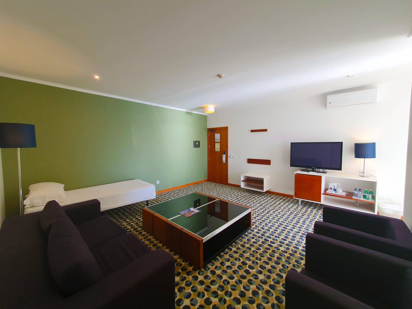 Holiday-Inn-Algarve-Room-20