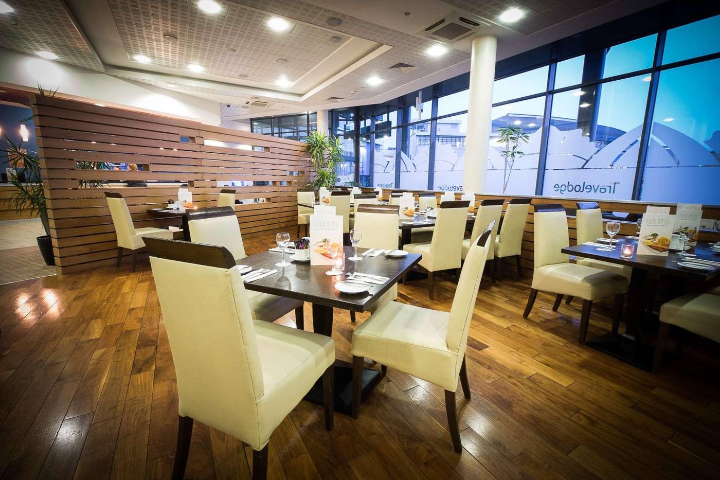 Travelodge-Dublin-Airport-South-Restaurant-14