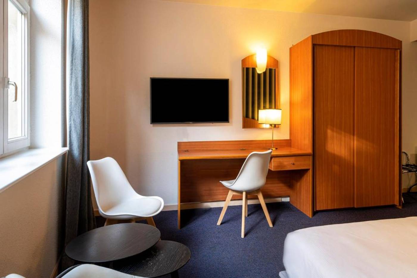 Aris-Grand-Place-Room-21