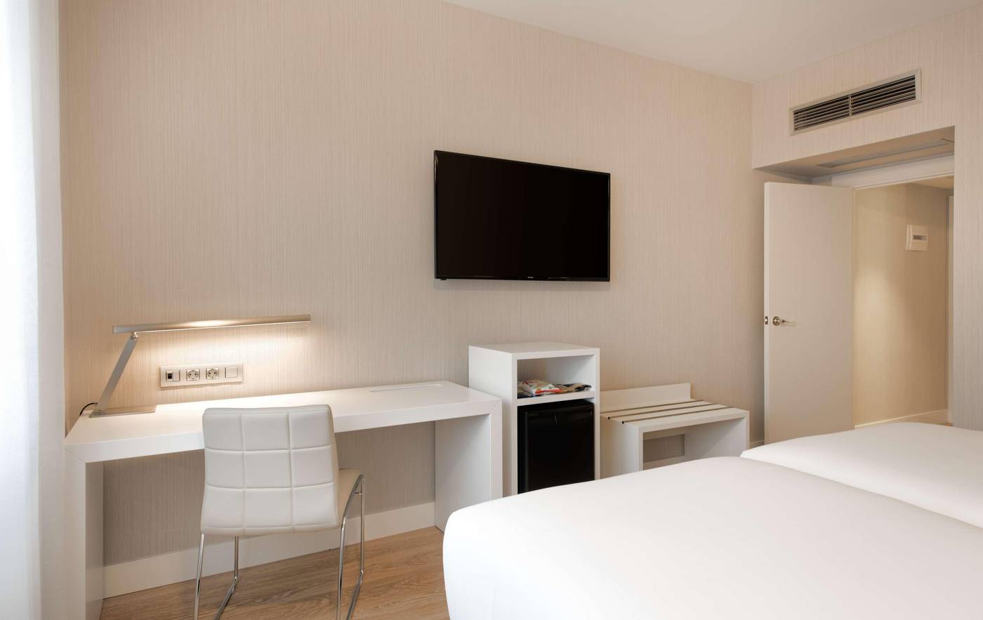 NH-Madrid-Chamberi-Room-20