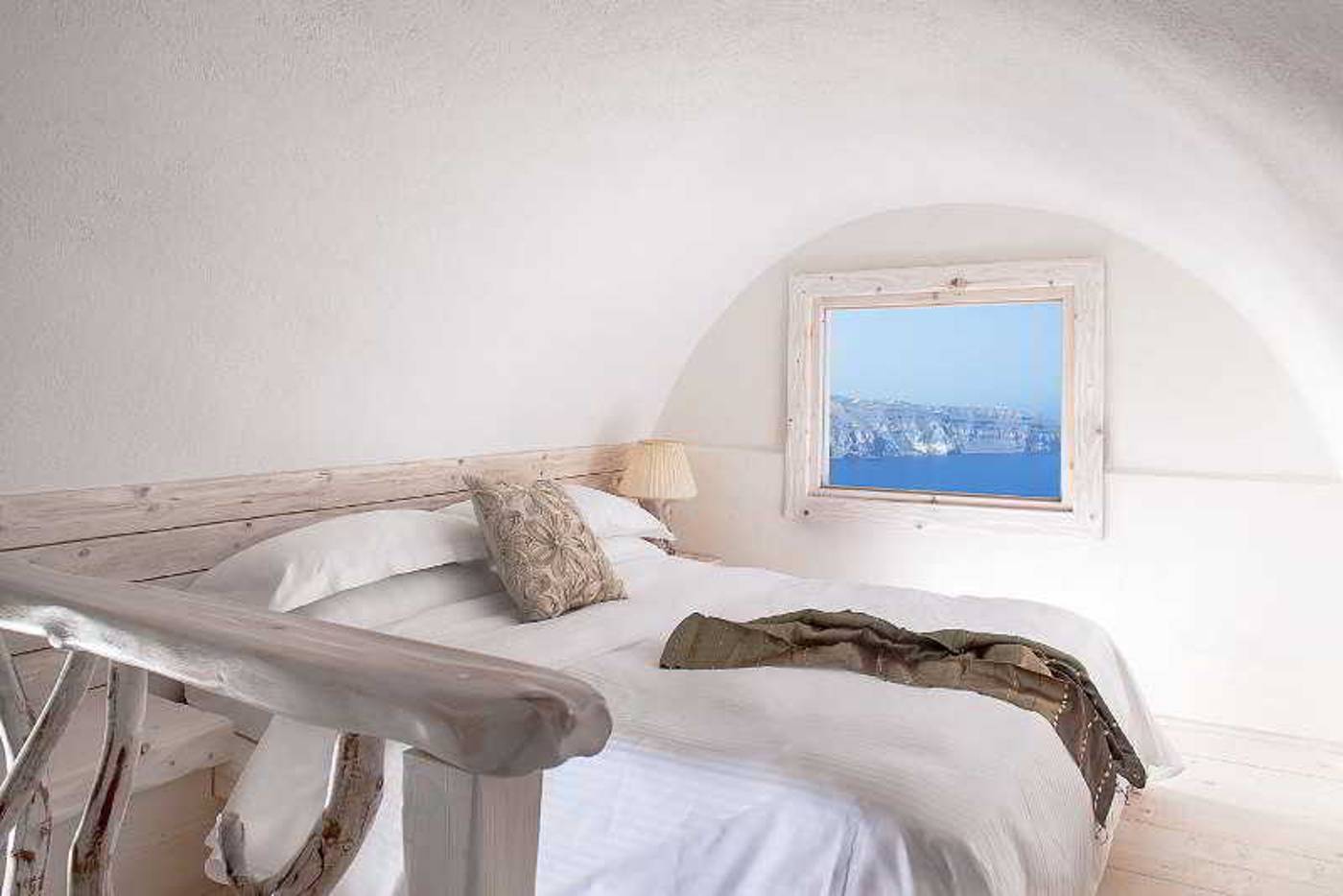 Athermi Suites-Greece-SANTORINI-Room-4