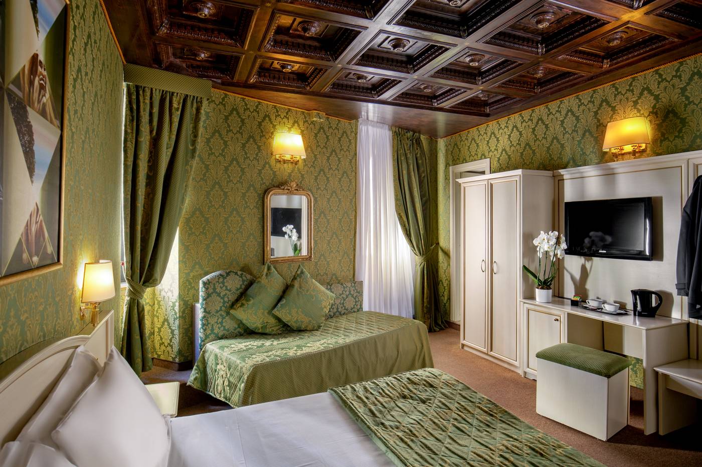 Residenza-Canova-Tadolini-Luxury-Rooms---Suites-Room-2