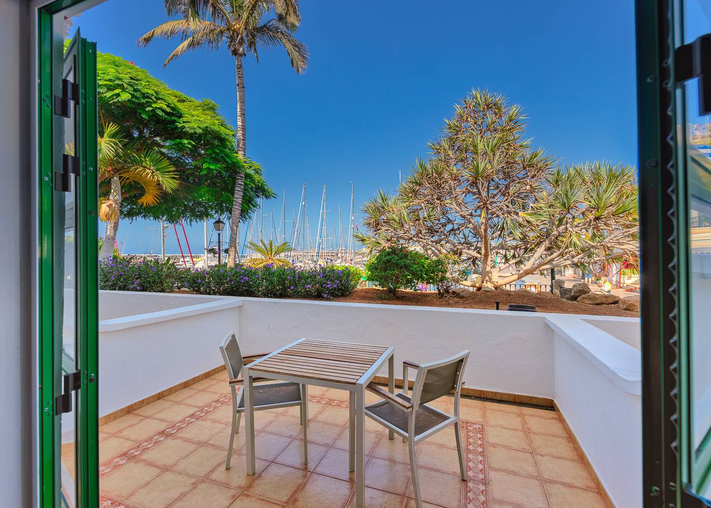 Hotel-LIVVO-Puerto-de-Mog--n-Room-8