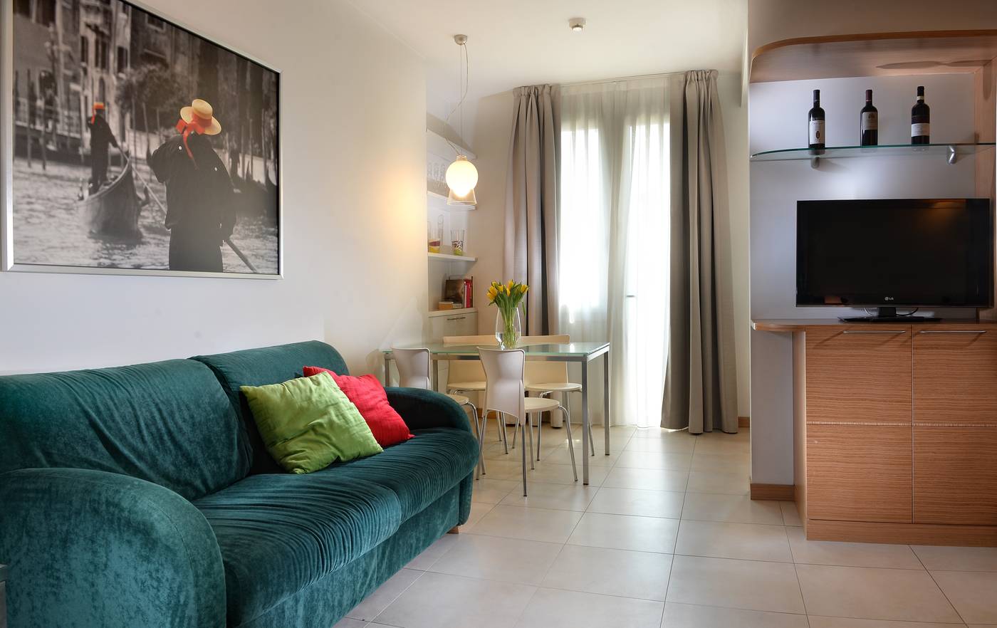 Elite-Hotel---Spa-Room-24