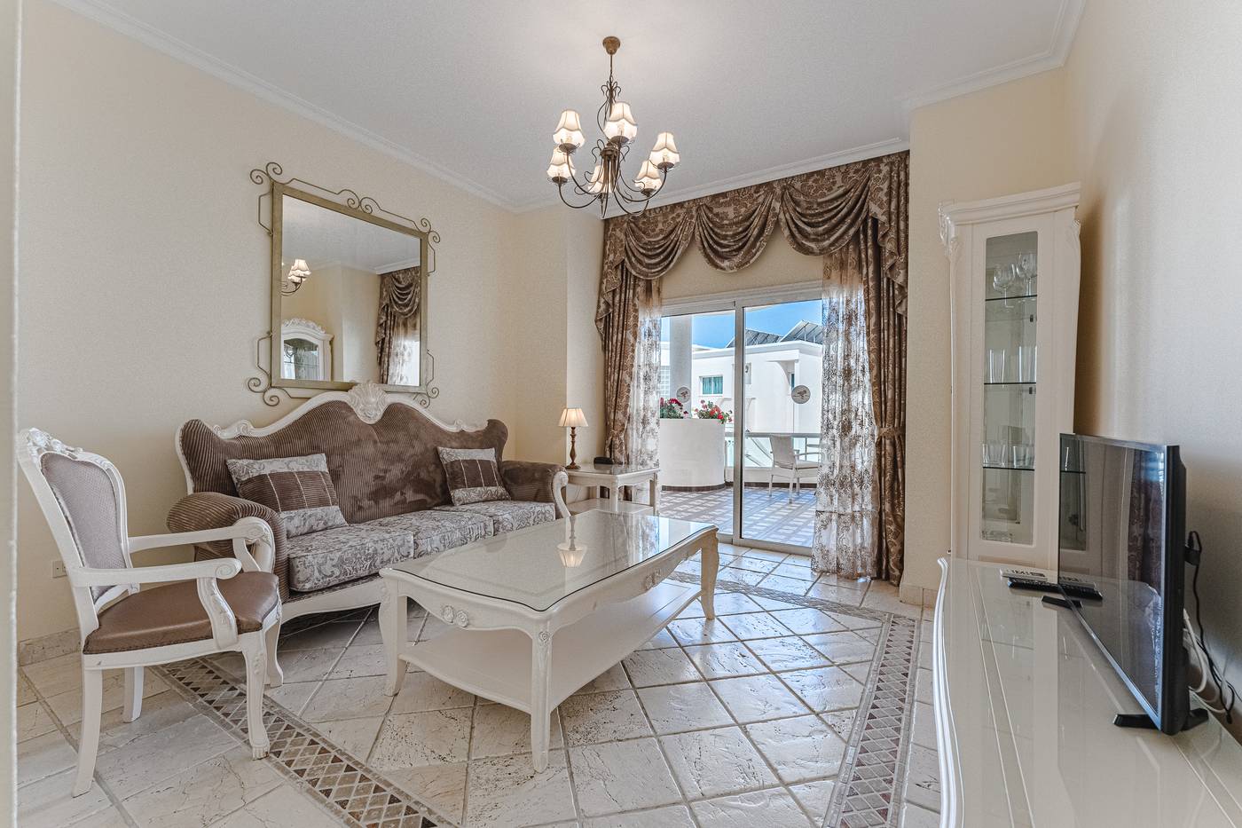 Flamingo-Suites-Room-60