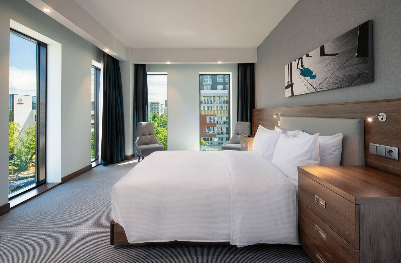 Hampton-by-Hilton-Warsaw-Mokotow-Room-7