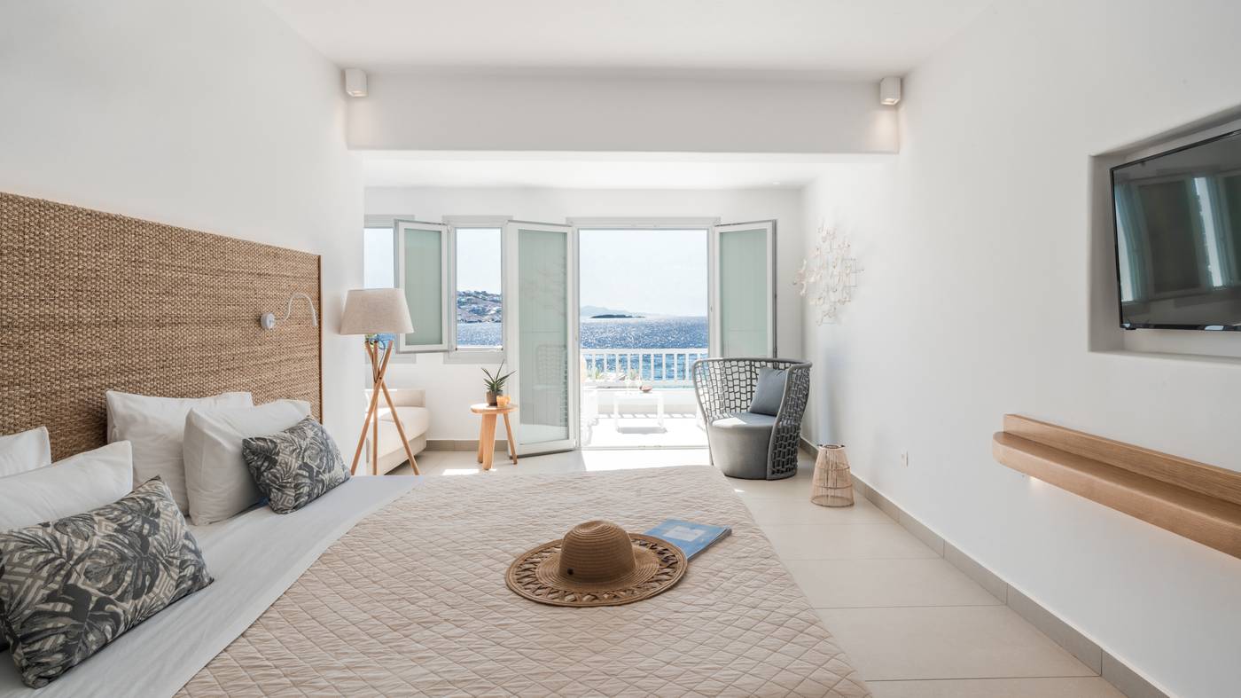 Manoulas-Beach-Room-33