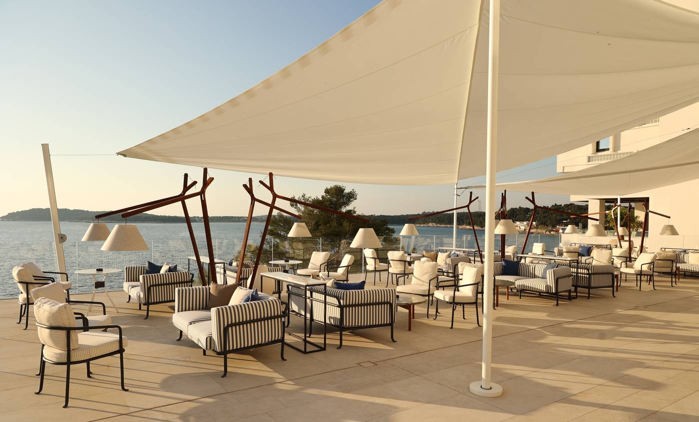 Grand-Hotel-Brioni-Pula--Radisson-Collection-Hotel-Terrace-16