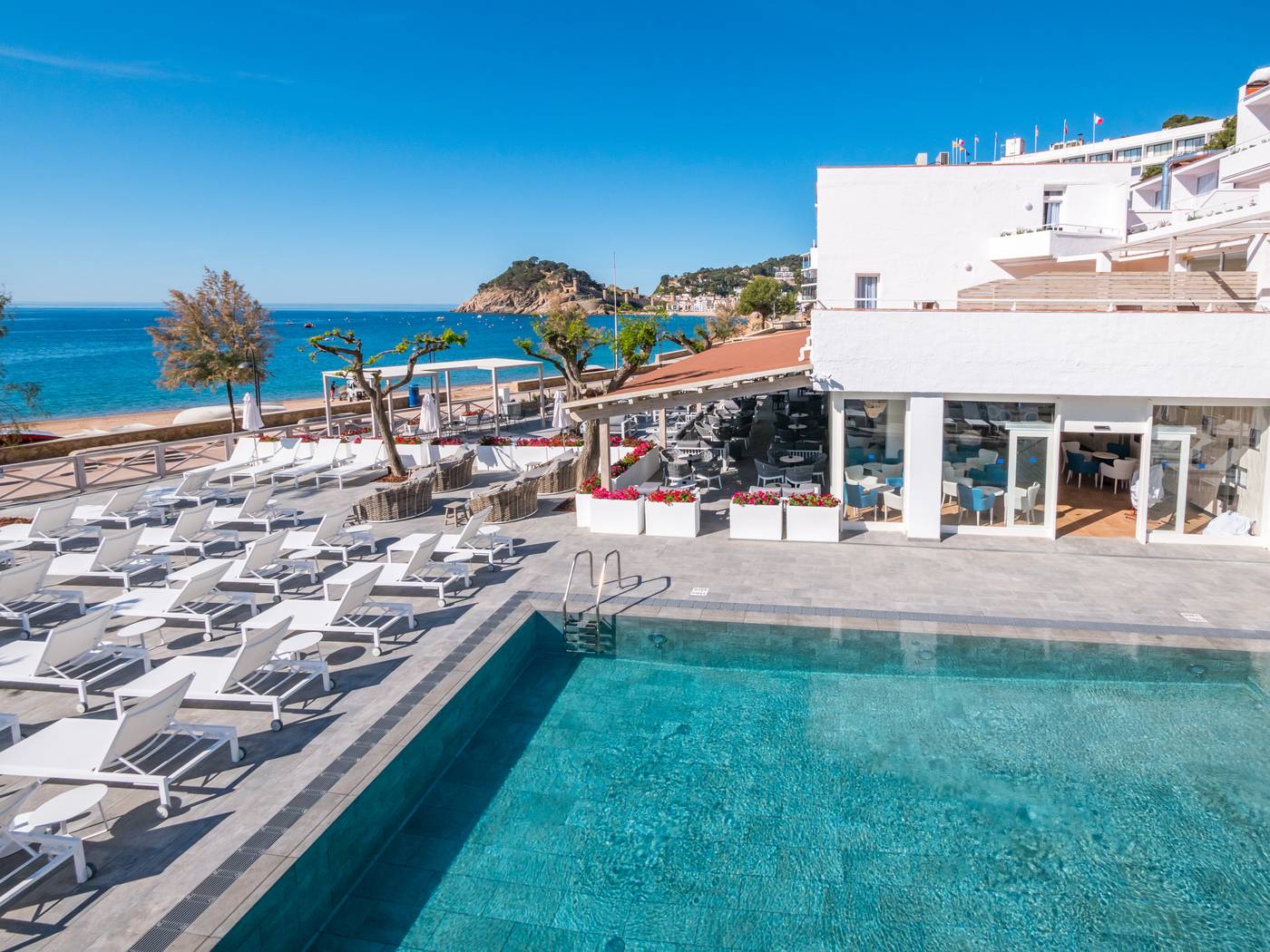 Golden-Mar-Menuda-Pool-2