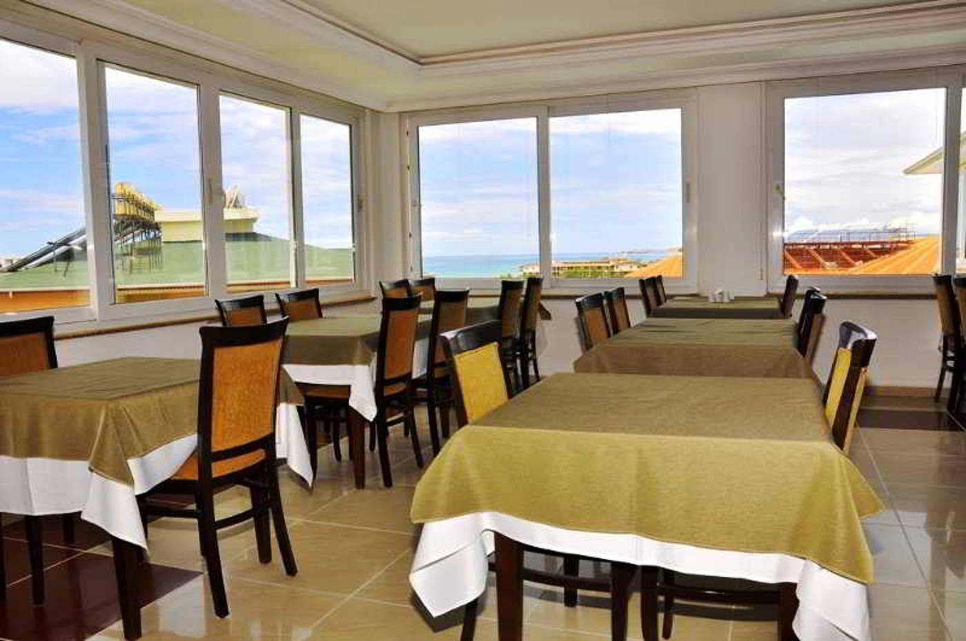 Blue-Night-Restaurant-20