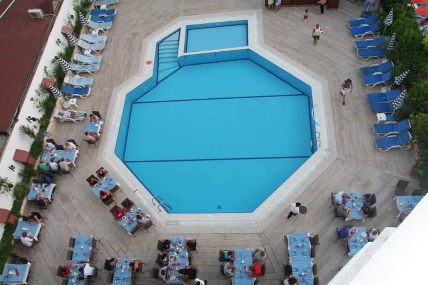 Elysee-Beach-Pool-7