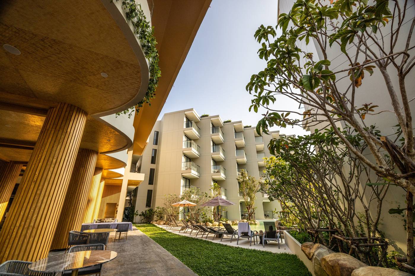 Phuket-Emerald-Beach-Resort-Restaurant-11