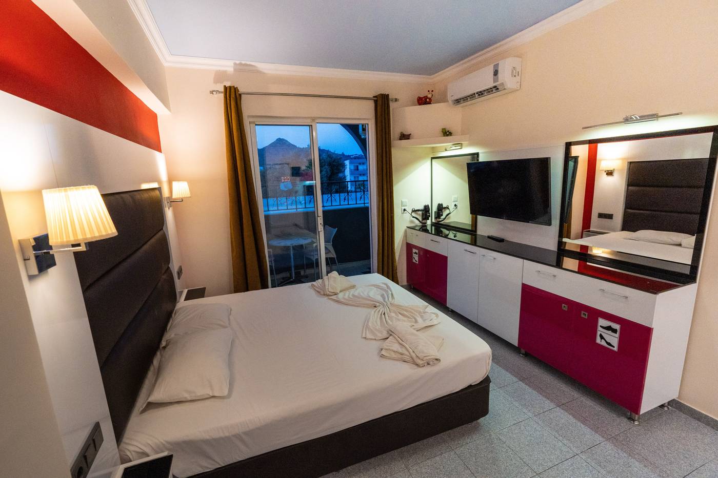 Grecian-Fantasia-Resort-Room-10