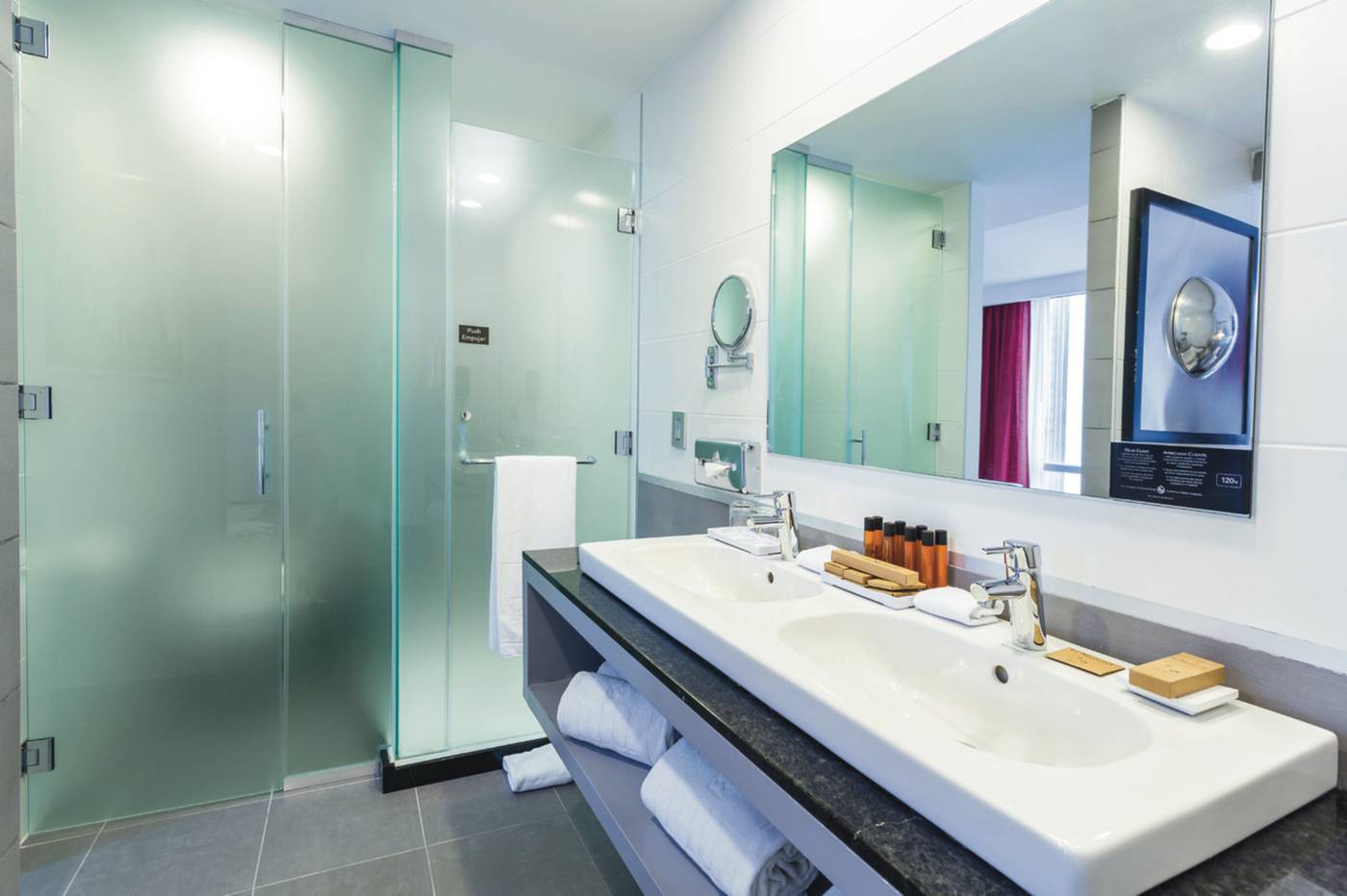 Riu-Plaza-New-York-Times-Square-Room-40