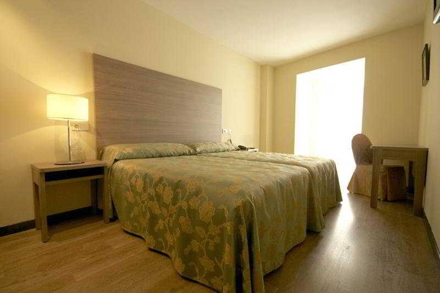 Centro Los Braseros-Spain-BURGOS-Room-10