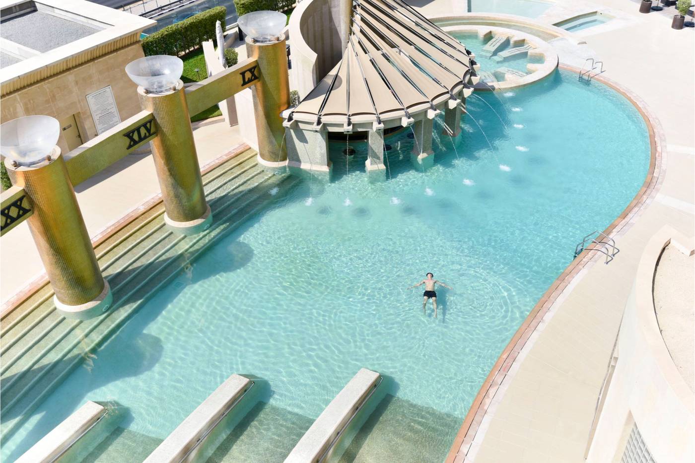 Raffles-Dubai-Hotel-Pool-7