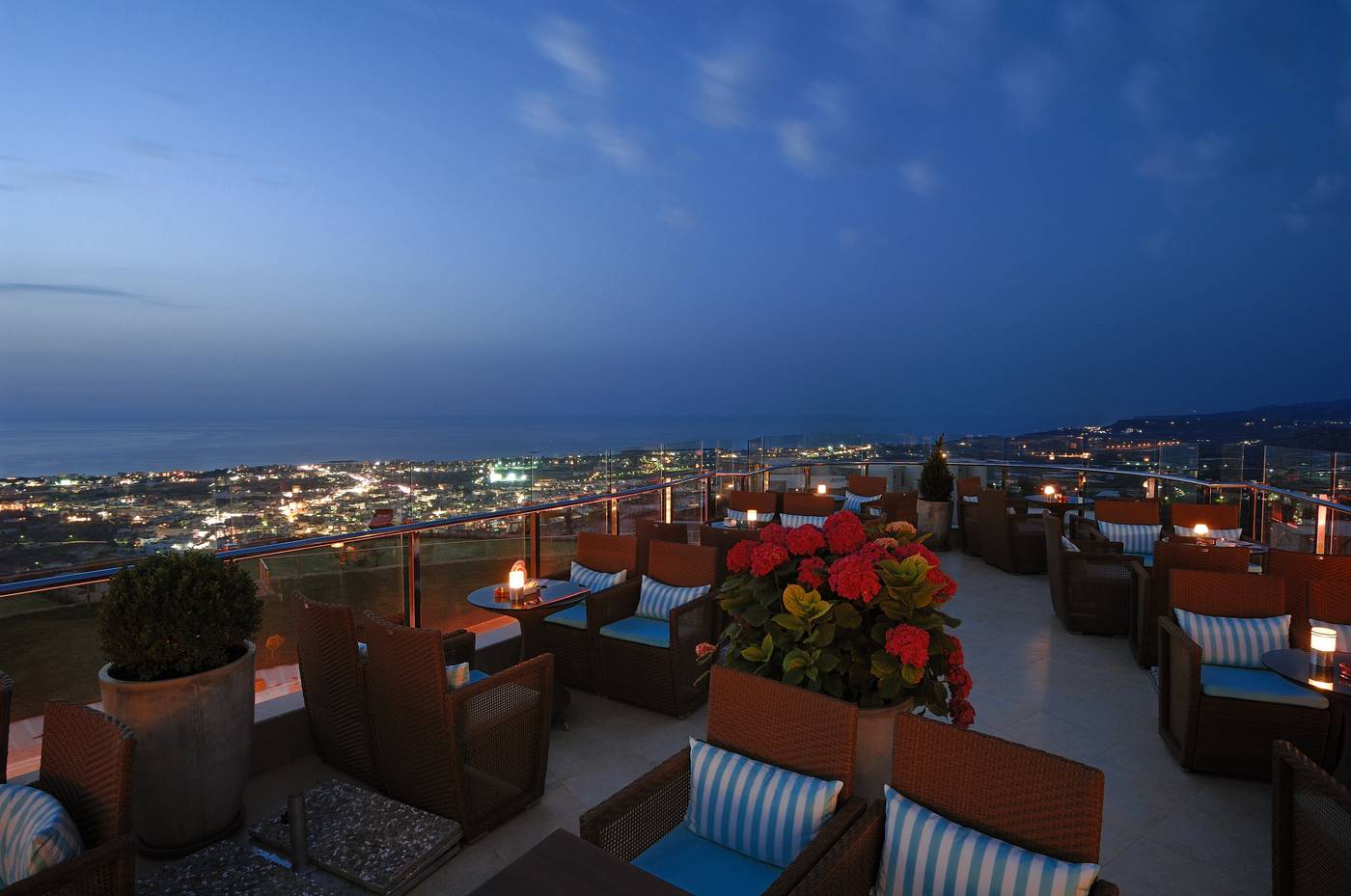 Royal-Heights-Resort-Bar-15