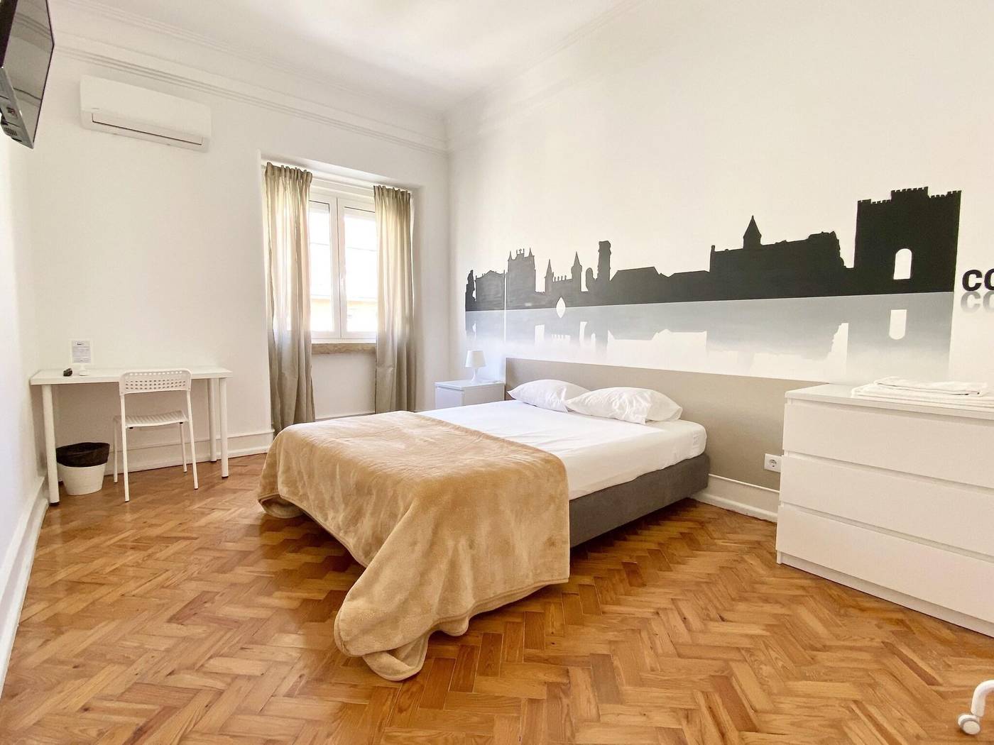 Home-Out-Rooms---Apartments-Room-112