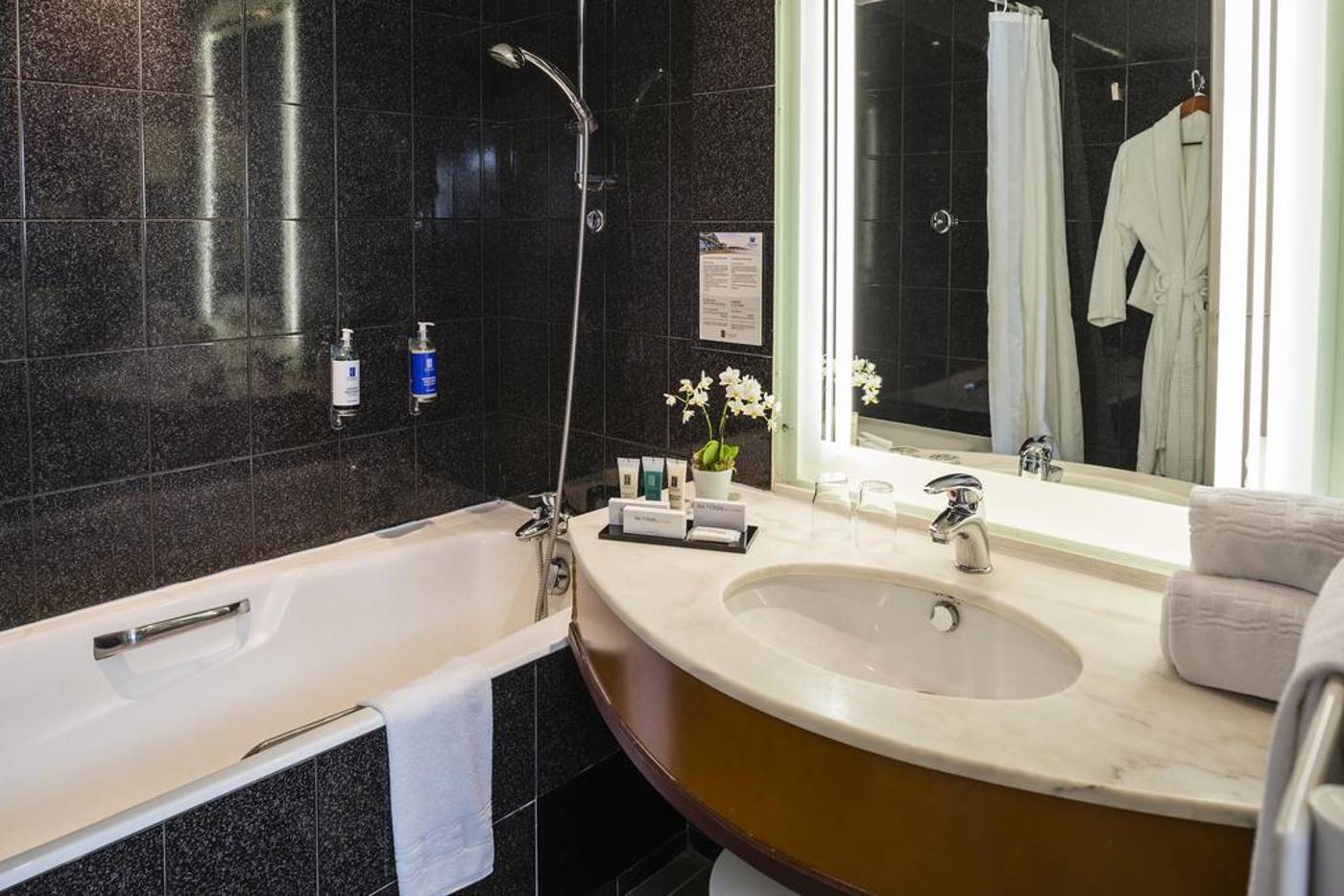 Helianthal-France-Saint Jean De Luz-General view-9