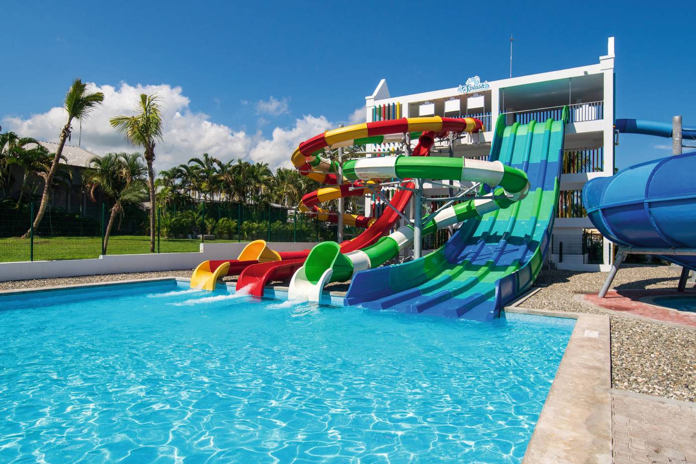 Riu-Ocho-Rios-All-Inclusive-Pool-11
