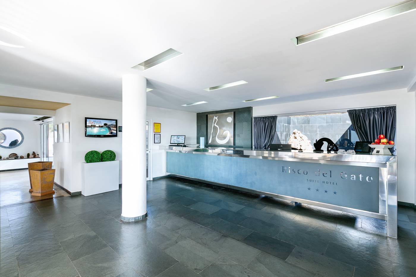 Risco-del-Gato-Suites-LIVVO-Senses-Collection-Lobby-60