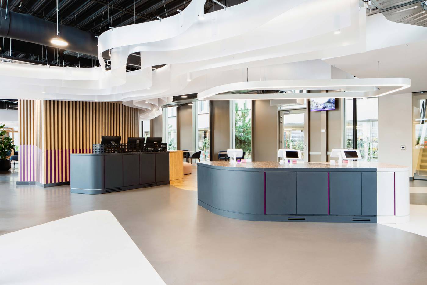 Yotel-Amsterdam-Lobby-19