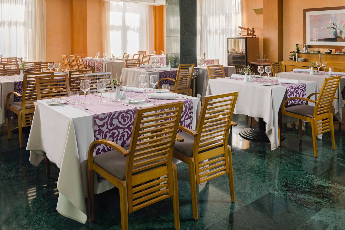 Elba-Vecindario-Aeropuerto-Business---Convention-Restaurant-19