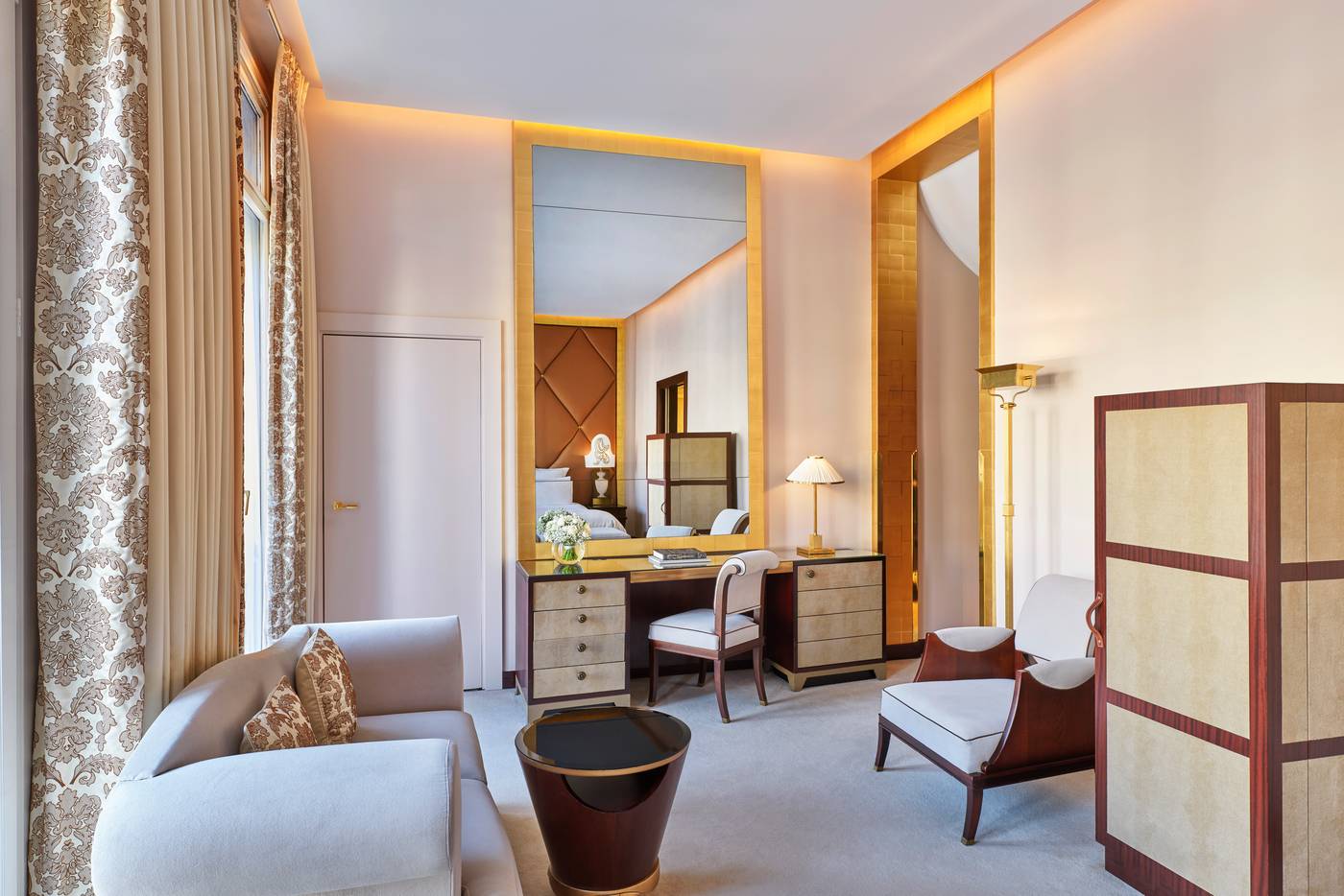 Hotel-Barriere-Le-Fouquets-Paris-Room-31