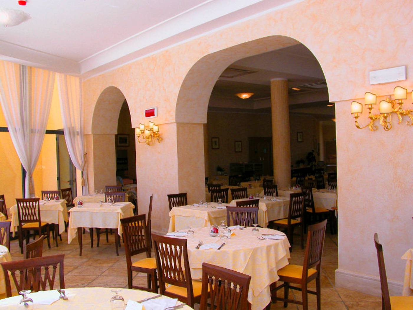 Club-Esse-Palmasera-Resort-Restaurant-15