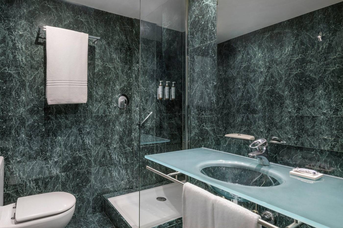 AC-Madrid-Los-Vascos-Room-43