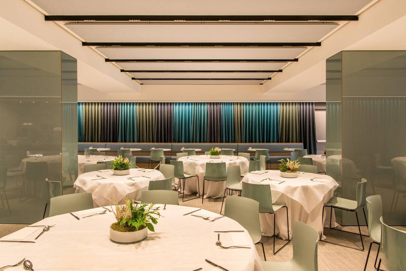 Four-Points-By-Sheraton-Venice-Mestre-Restaurant-30