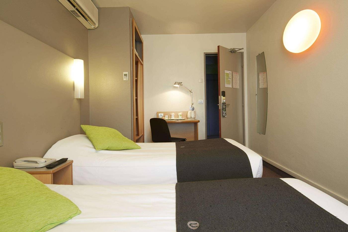 Campanile-Paris14-Maine-Montparnasse-Room-25