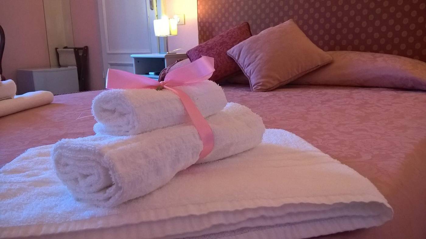 B---B-La-Mimosa-Room-22