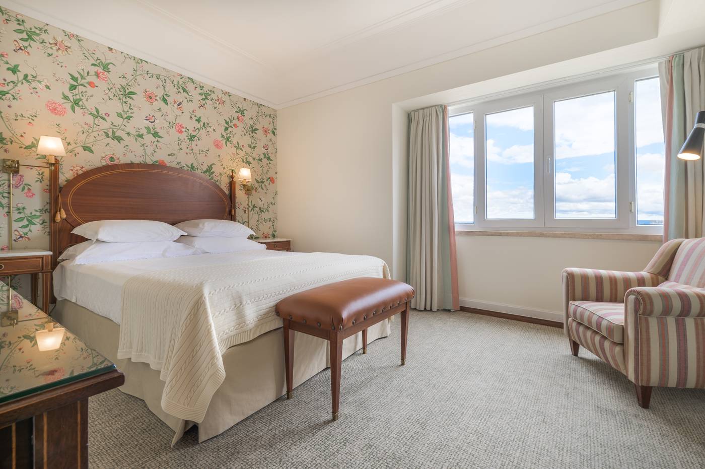 As-Janelas-Verdes-Room-21