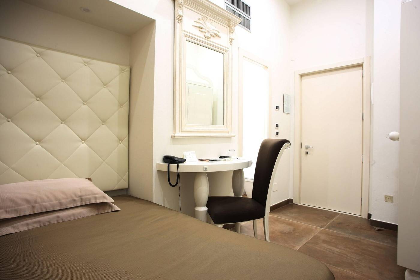 Columbia-Charming-Spa-Room-51