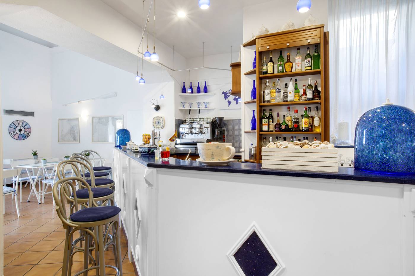 Panorama-Palace-Bar-39