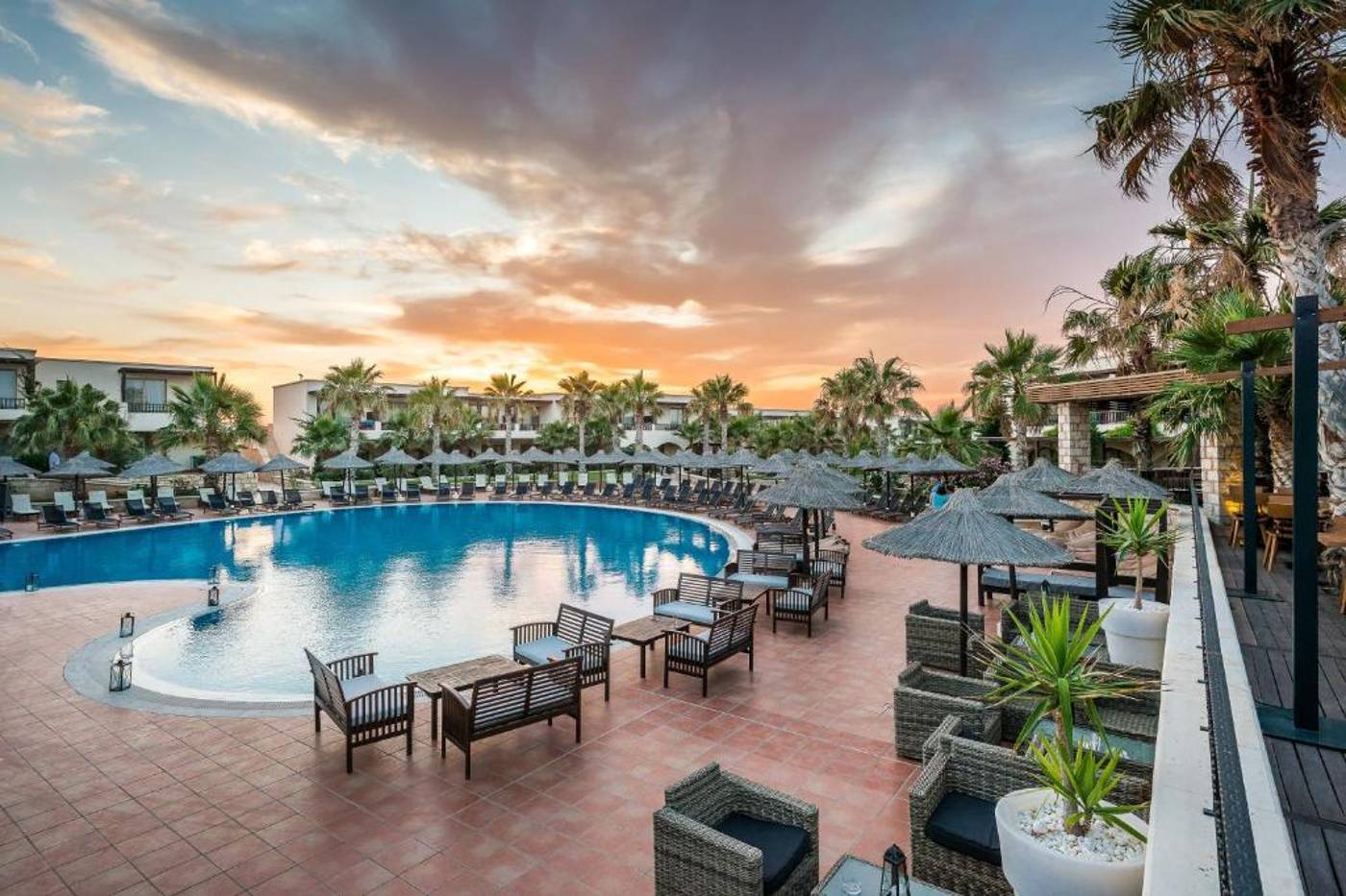 Stella-Palace-Aqua-Park-Resort-Pool-11