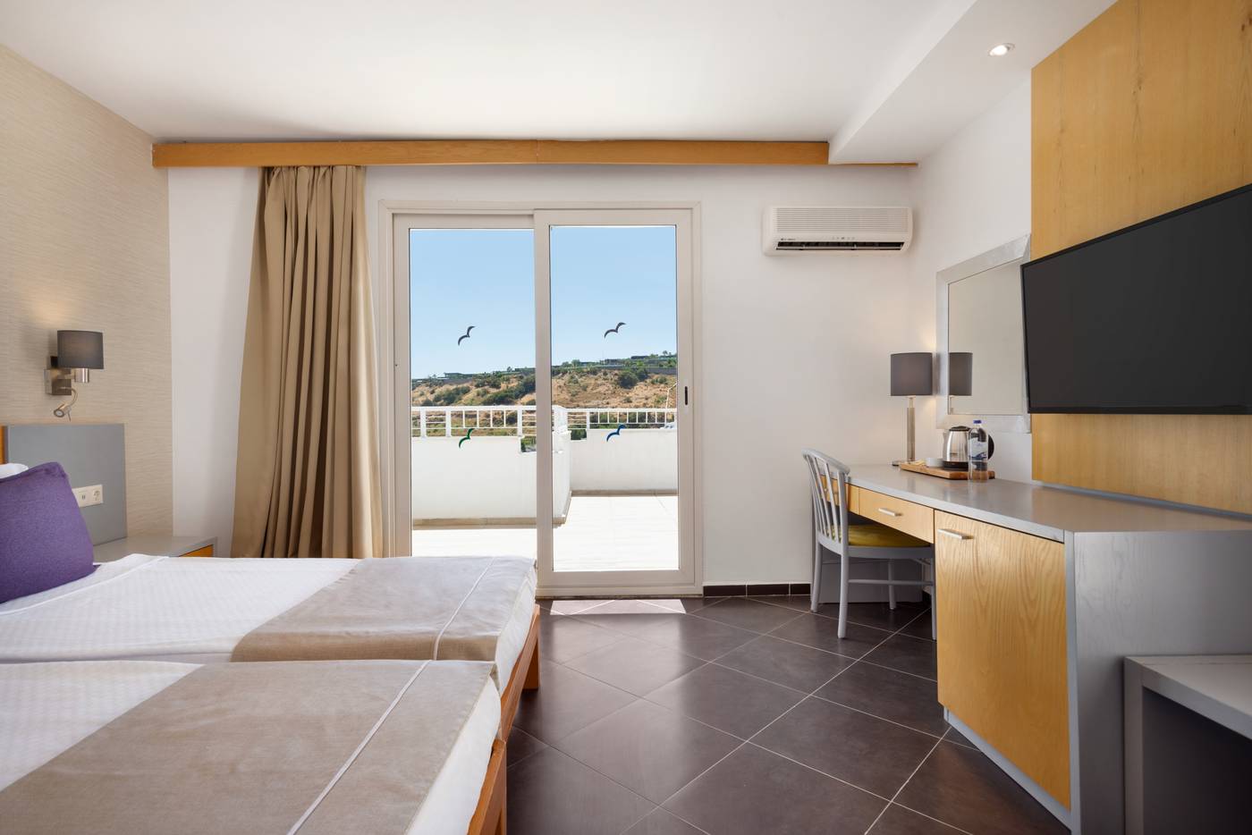 Hotel-Mavi-Kumsal-Room-12