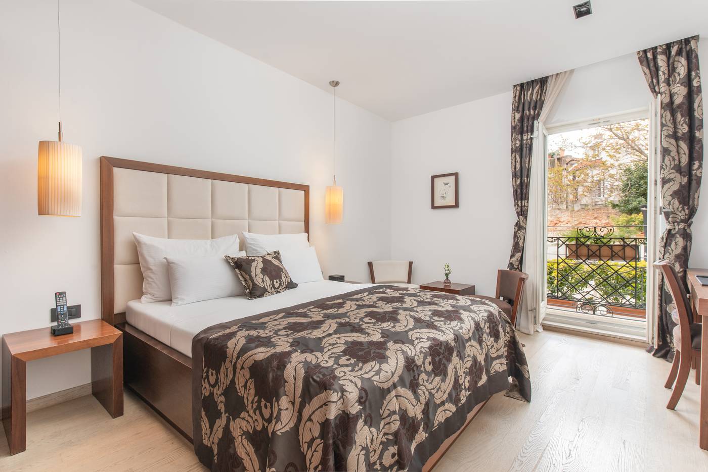 Hotel-Marmont-Heritage-Room-9