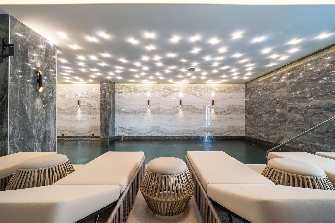 Hotel-Millennium-Pool-65