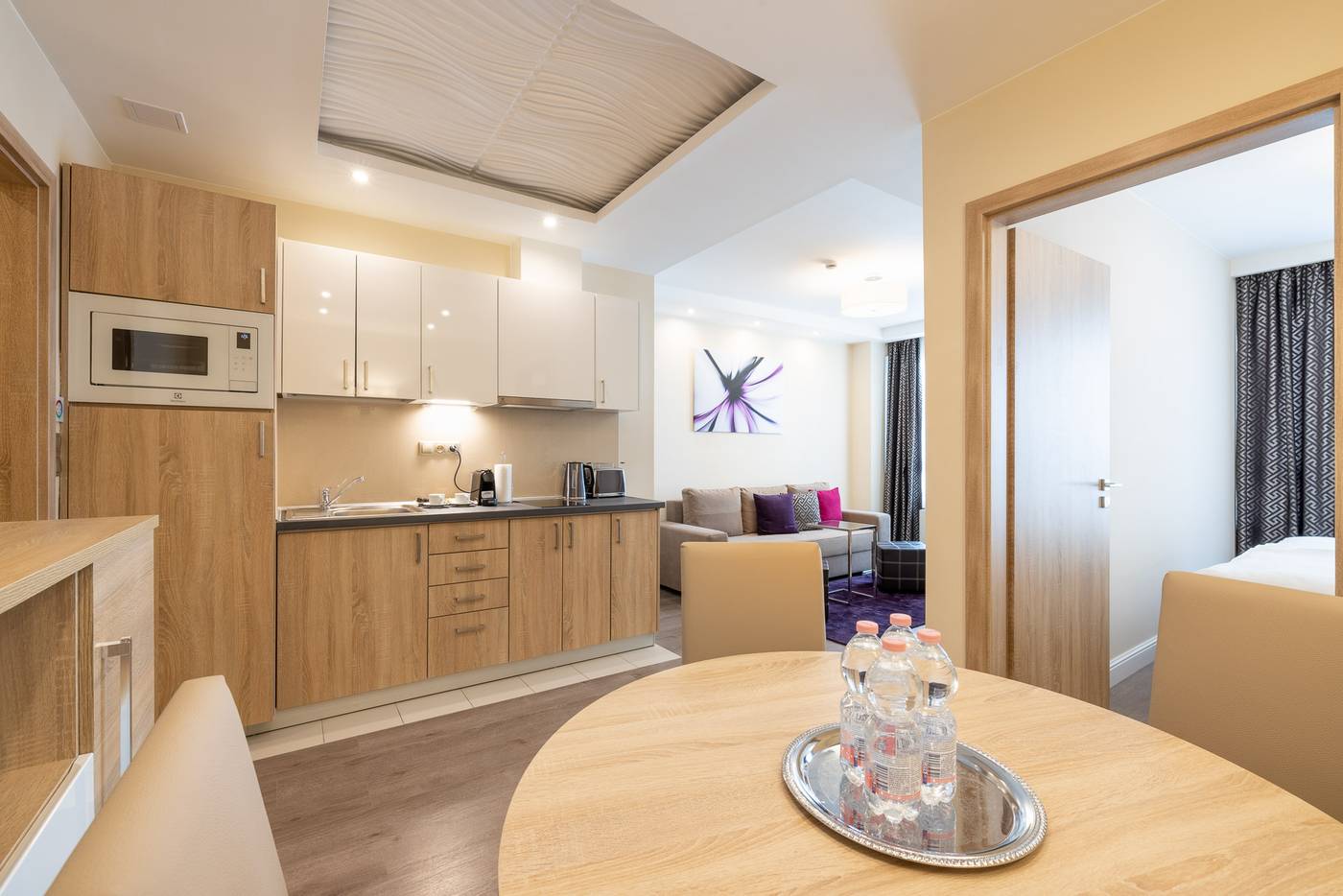 Silver-Crown-Hotel---Residence--Palace-Quarter-Room-10