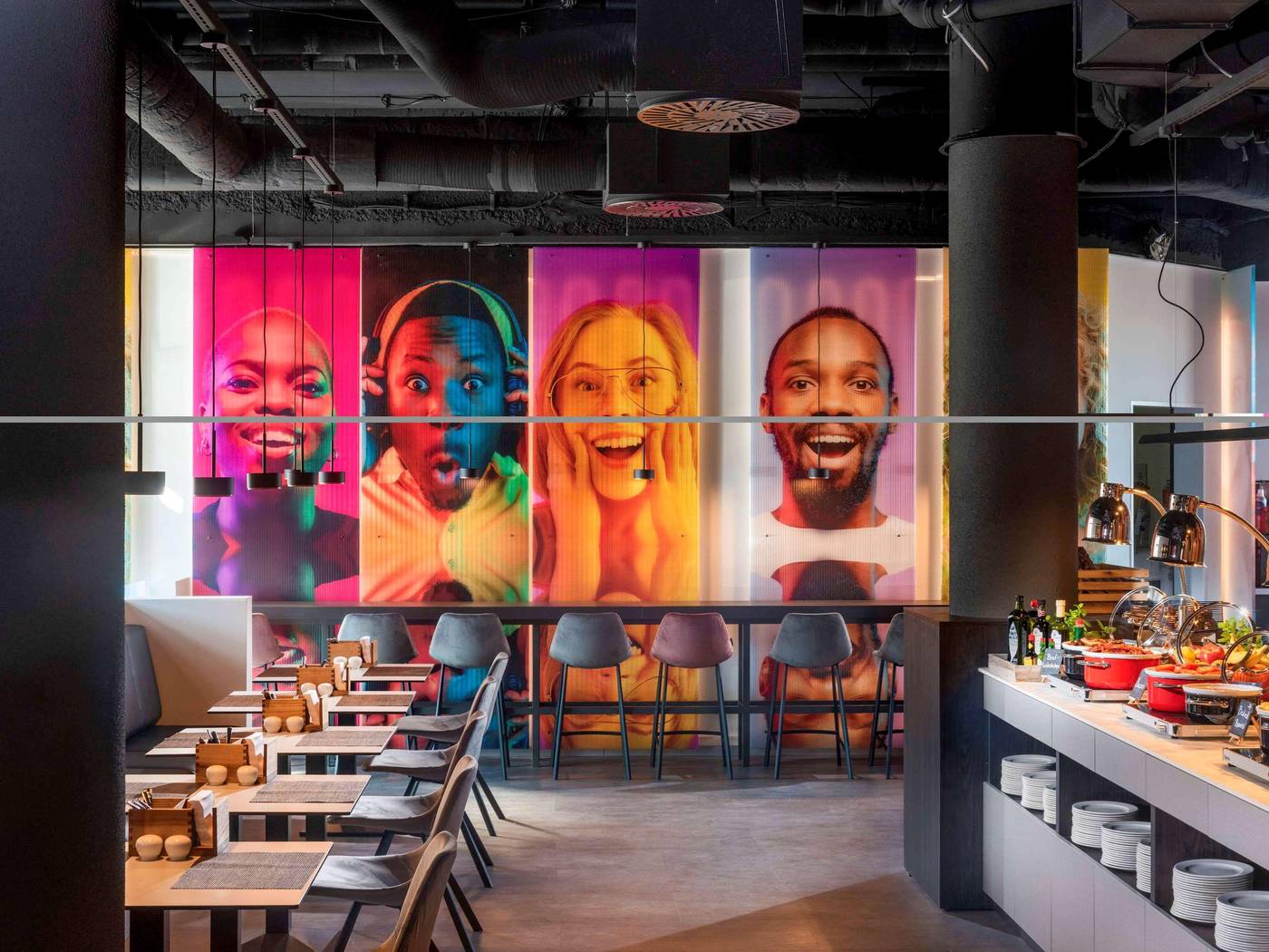 ibis-Styles-Berlin-Treptow-Restaurant-13