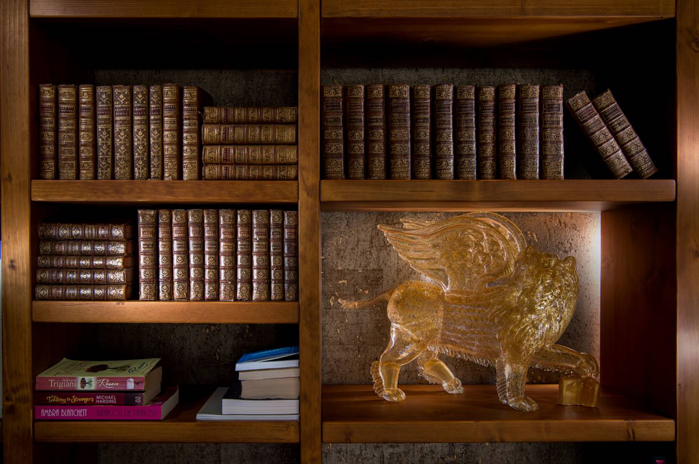 Sonder-Salute-Palace-Lobby-25