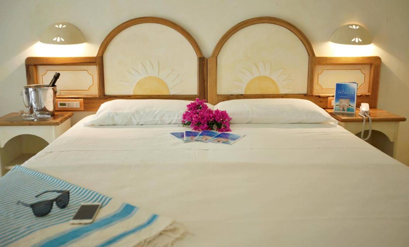 Club-Esse-Posada-Beach-Resort-Room-6