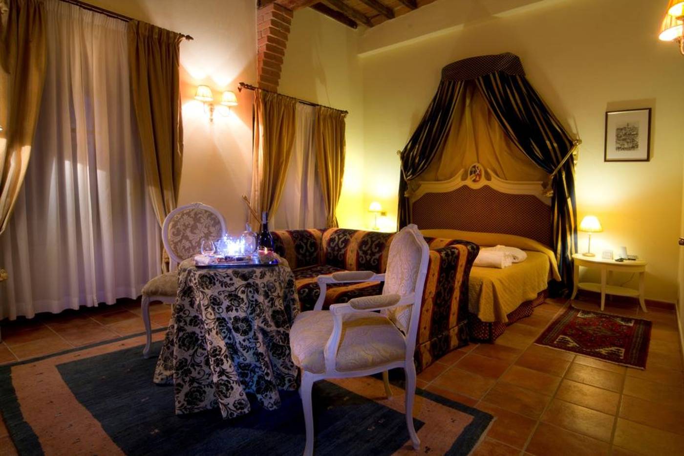 Castello-di-Leonina-Room-12