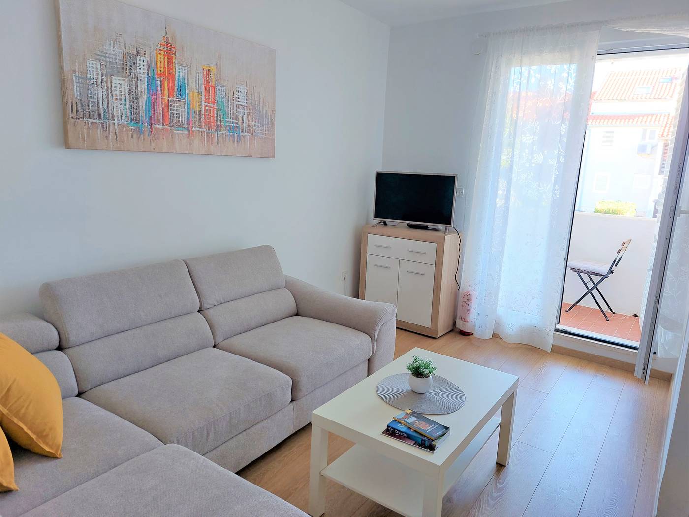 Apartment-Tina-Room-2