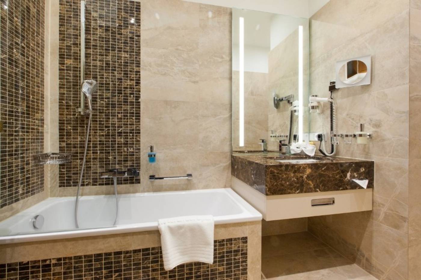 Hotel-an-der-Oper-Room-40