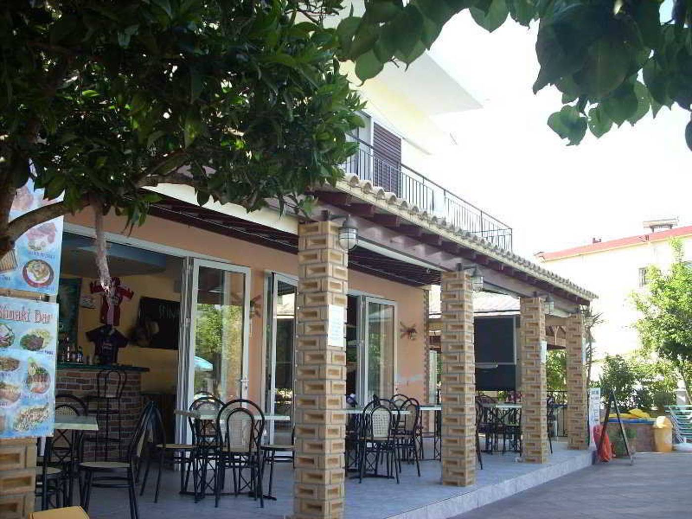 Makis-Apartments-Bar-21